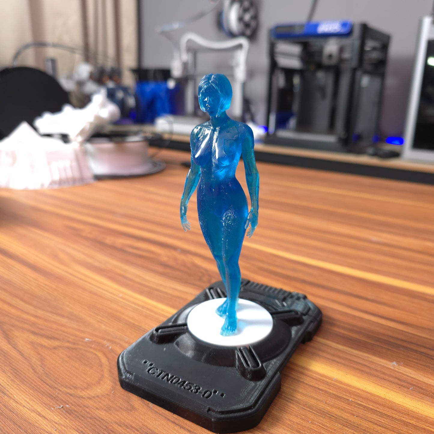 Figura de Cortana (30 cm de alto) impresa en Resina