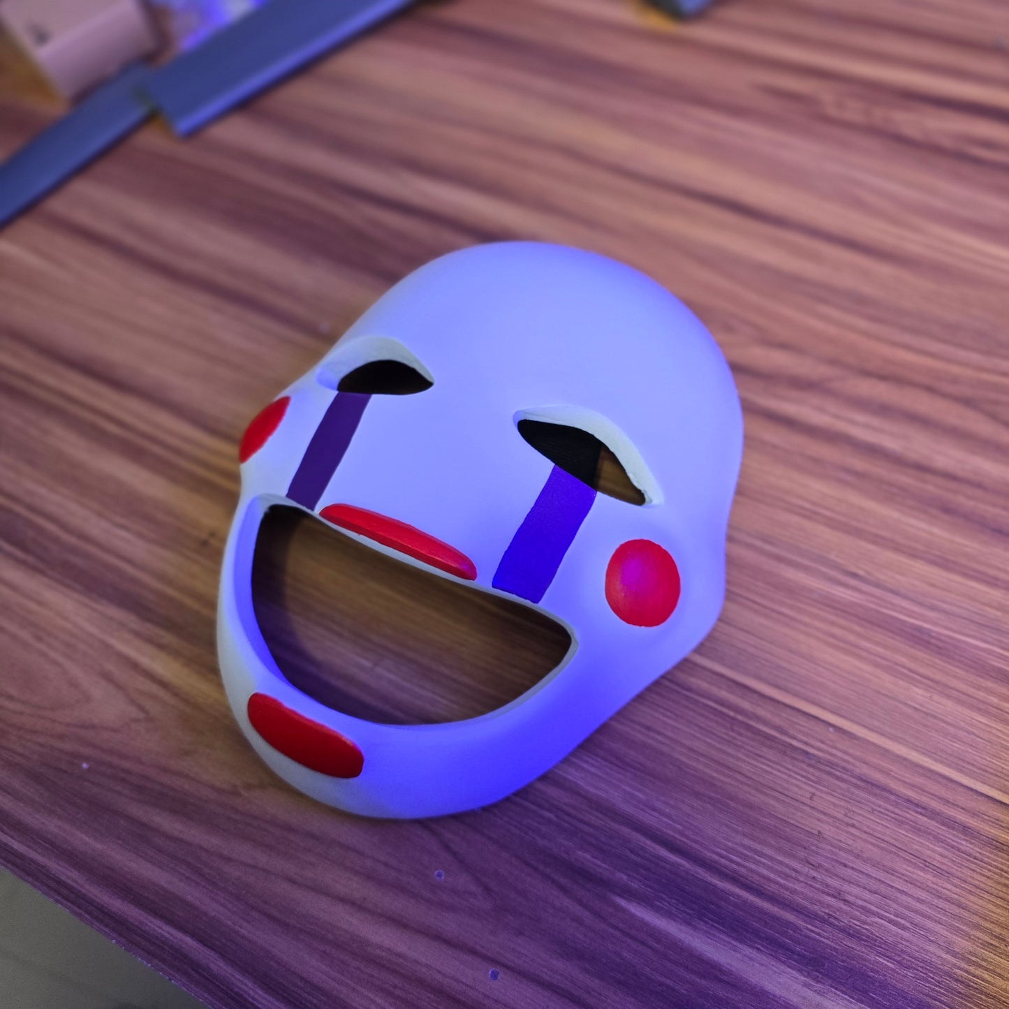 Mascara del personaje Puppet de Fnaf impresa en 3D