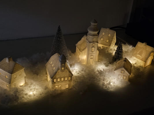 Pueblo navideño con 6 edificios impresos en 3D