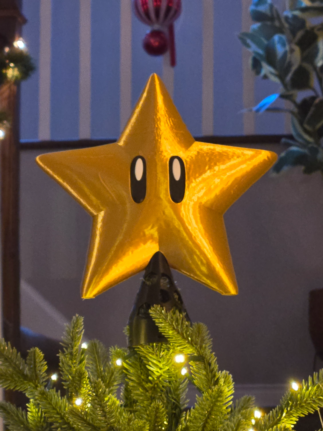 Estrella de super Mario adorno pada árbol navideño impresa en 3D