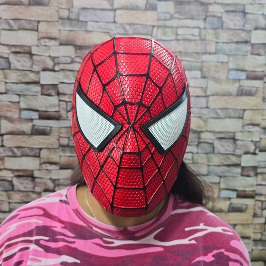 Casco de Spiderman magnético y texturizado impreso en 3D