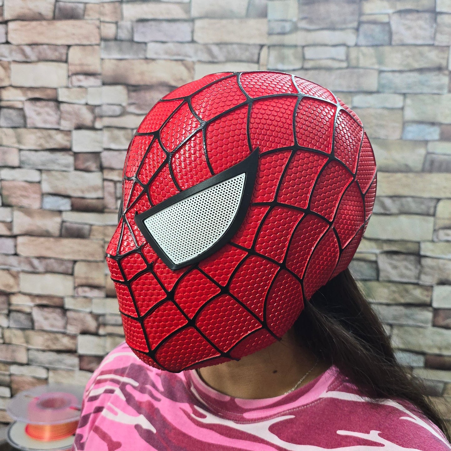 Casco de Spiderman magnético y texturizado impreso en 3D