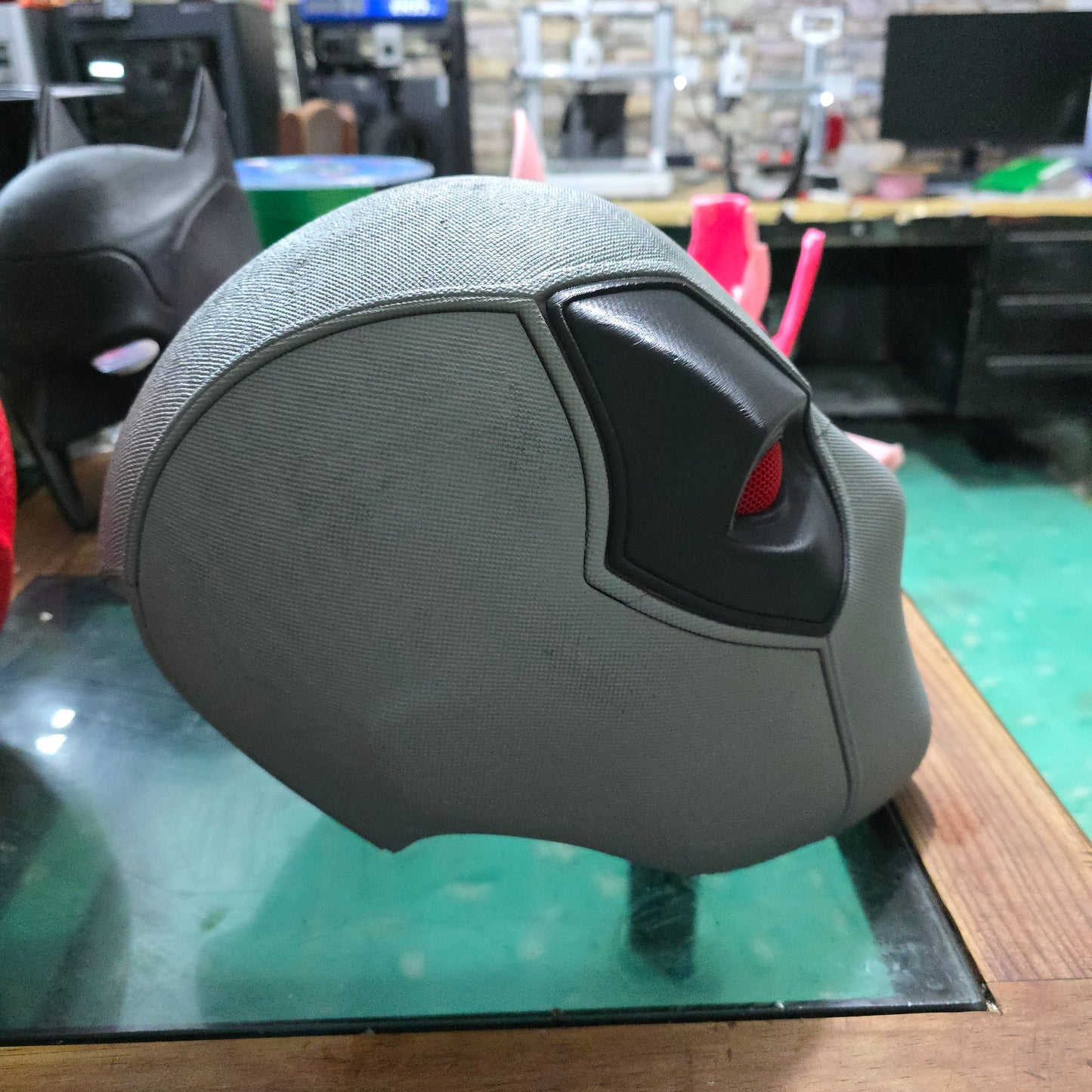 Casco de Deadpool magnético y texturizado impreso en 3D