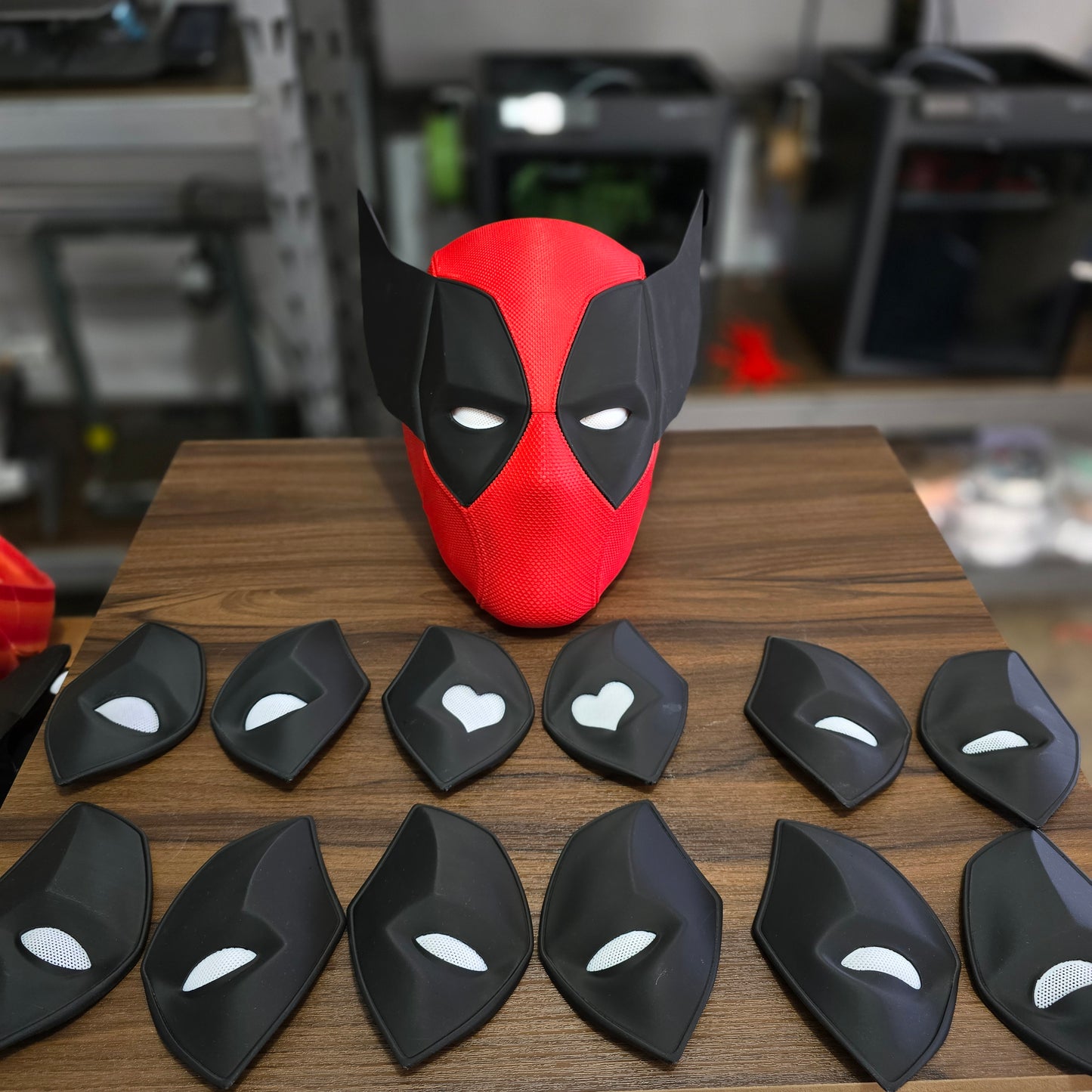 Máscara magnética de Deadpool 3 con 6 Pares de ojos intercambiables y mas