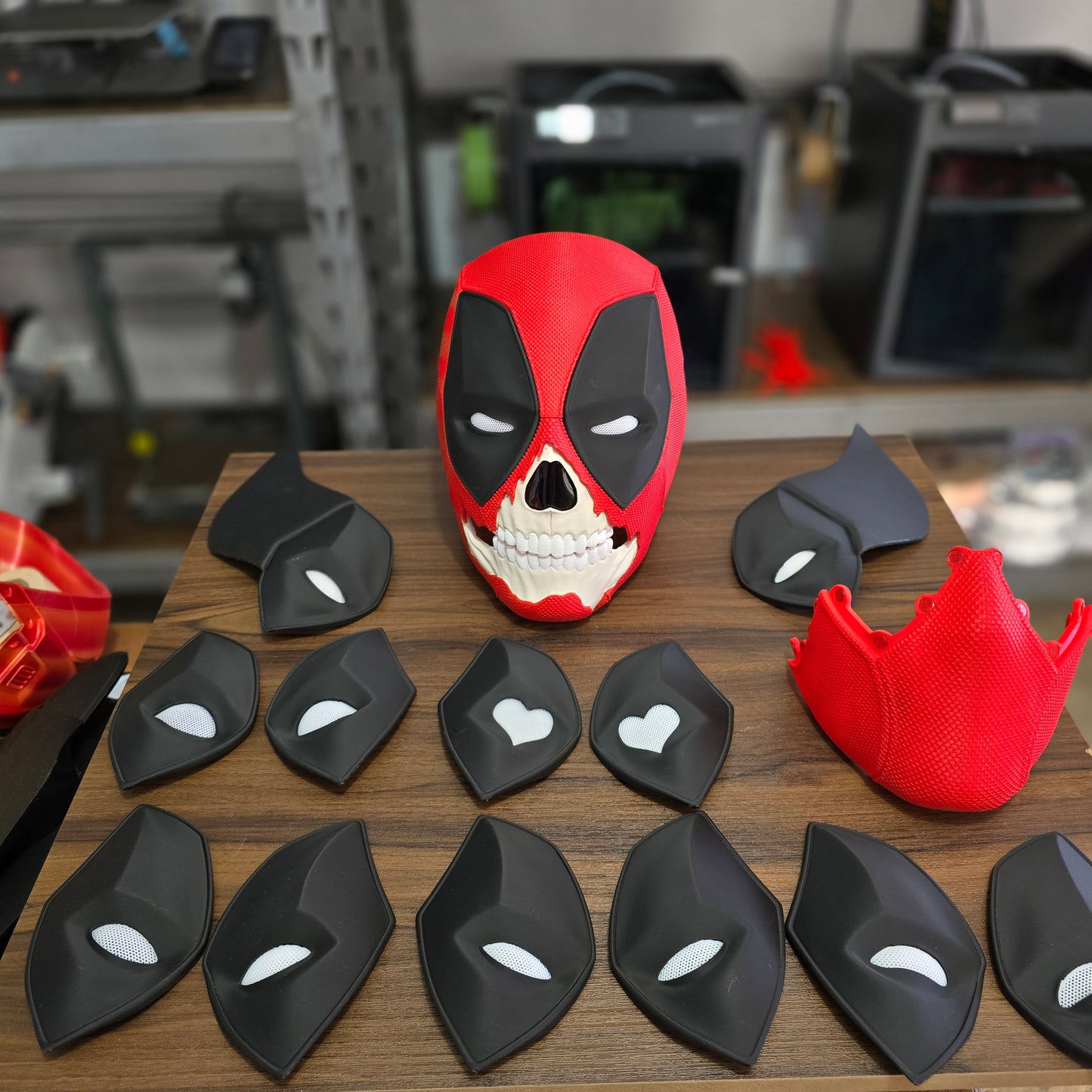 Máscara magnética de Deadpool 3 con 6 Pares de ojos intercambiables y mas