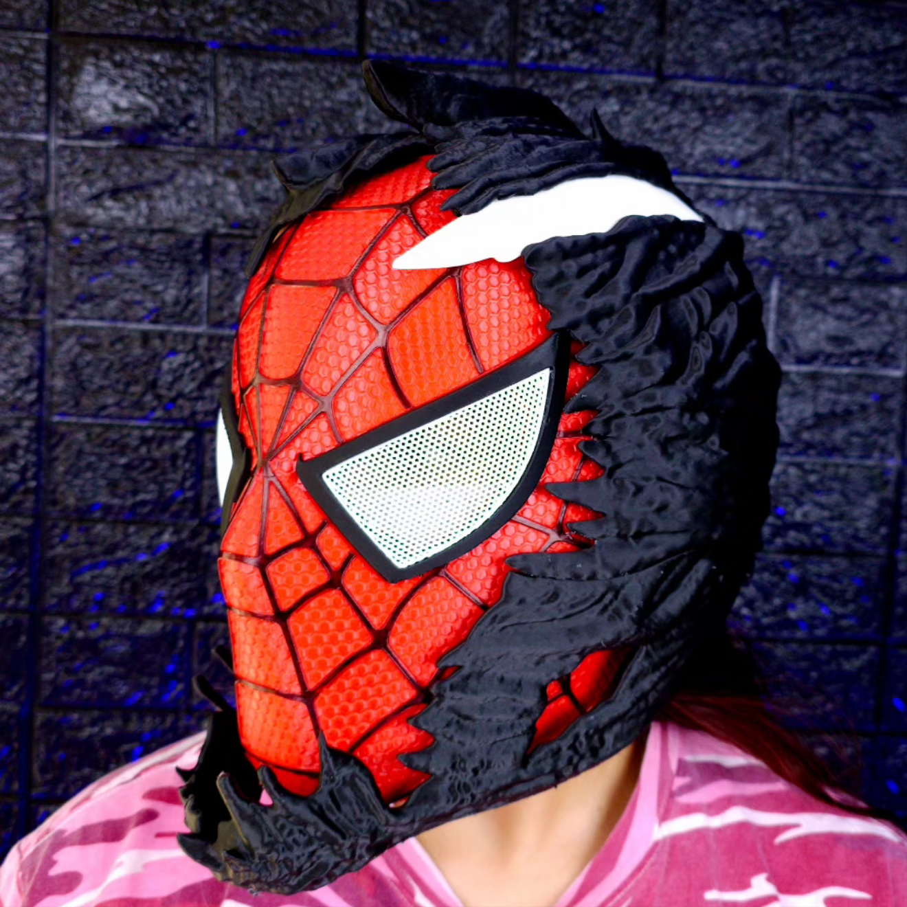 Mascara magnética de Spiderman con Venom impresa en 3D