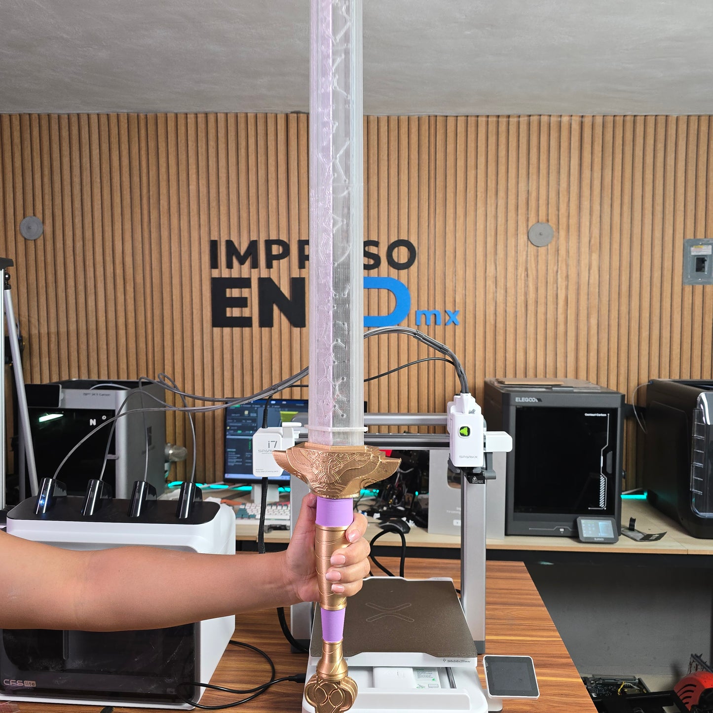 Espada Led de Rumi's de Kpop Demon Hunters Huntrix