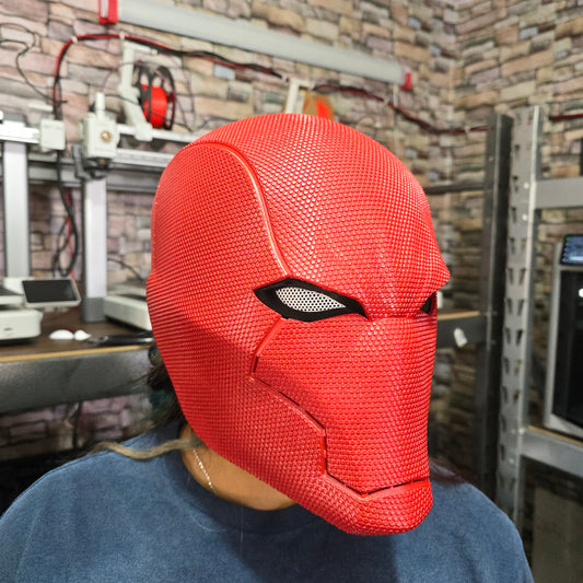 Casco de Red Hood magnético y texturizado impreso en 3D